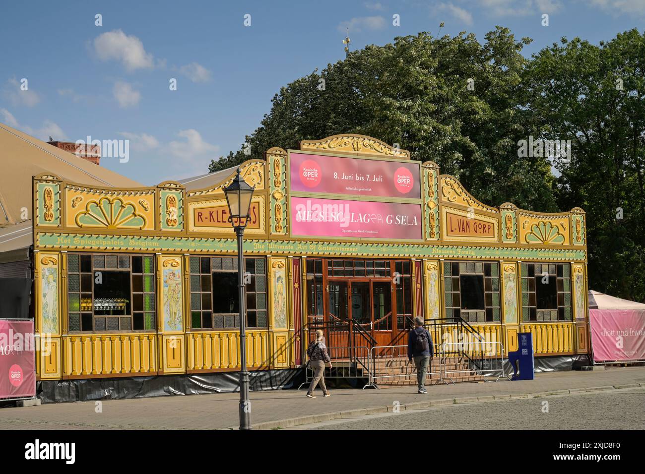 Zelt am Roten Rathaus, Komische Oper Berlin, Messeschlager Gisela, Mitte, Berlin, Deutschland Stockfoto