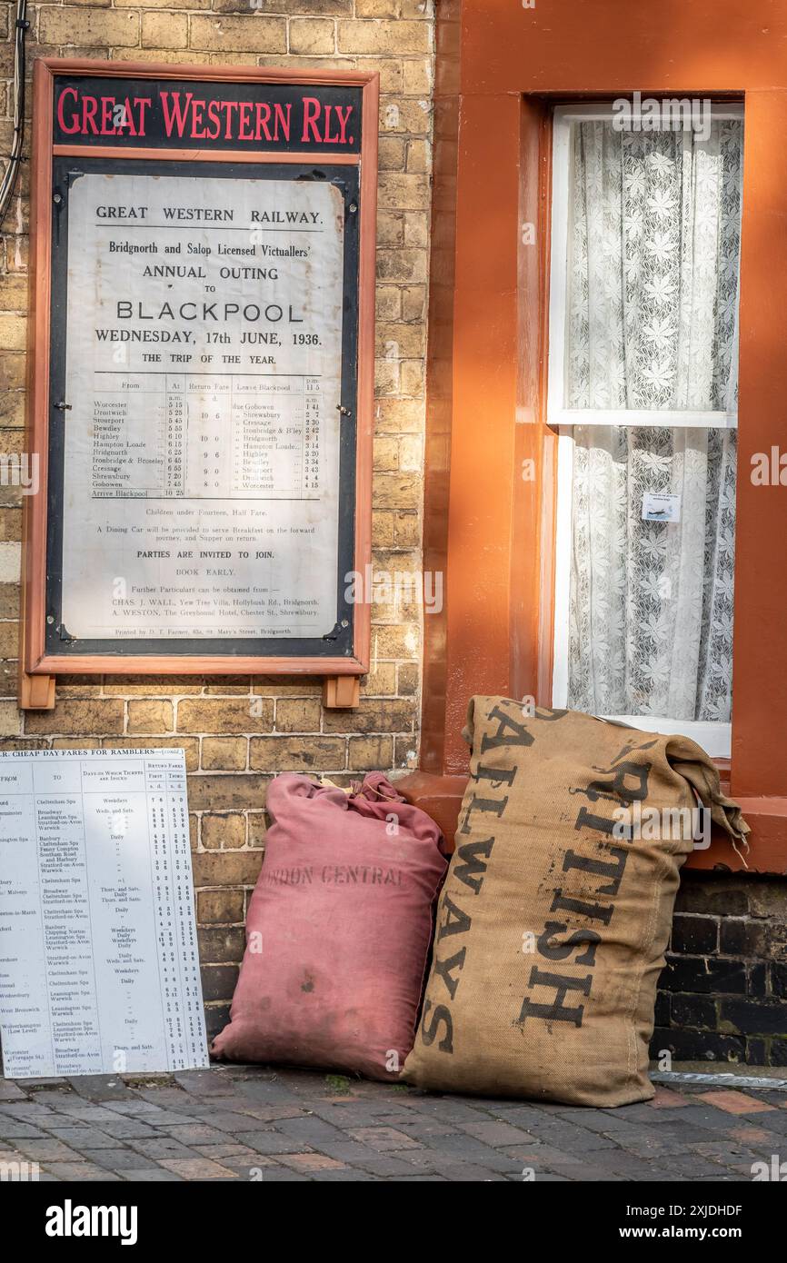 Station Furniture, Arley Station, Severn Valley Railway, Worcestershire, England, UK Stockfoto