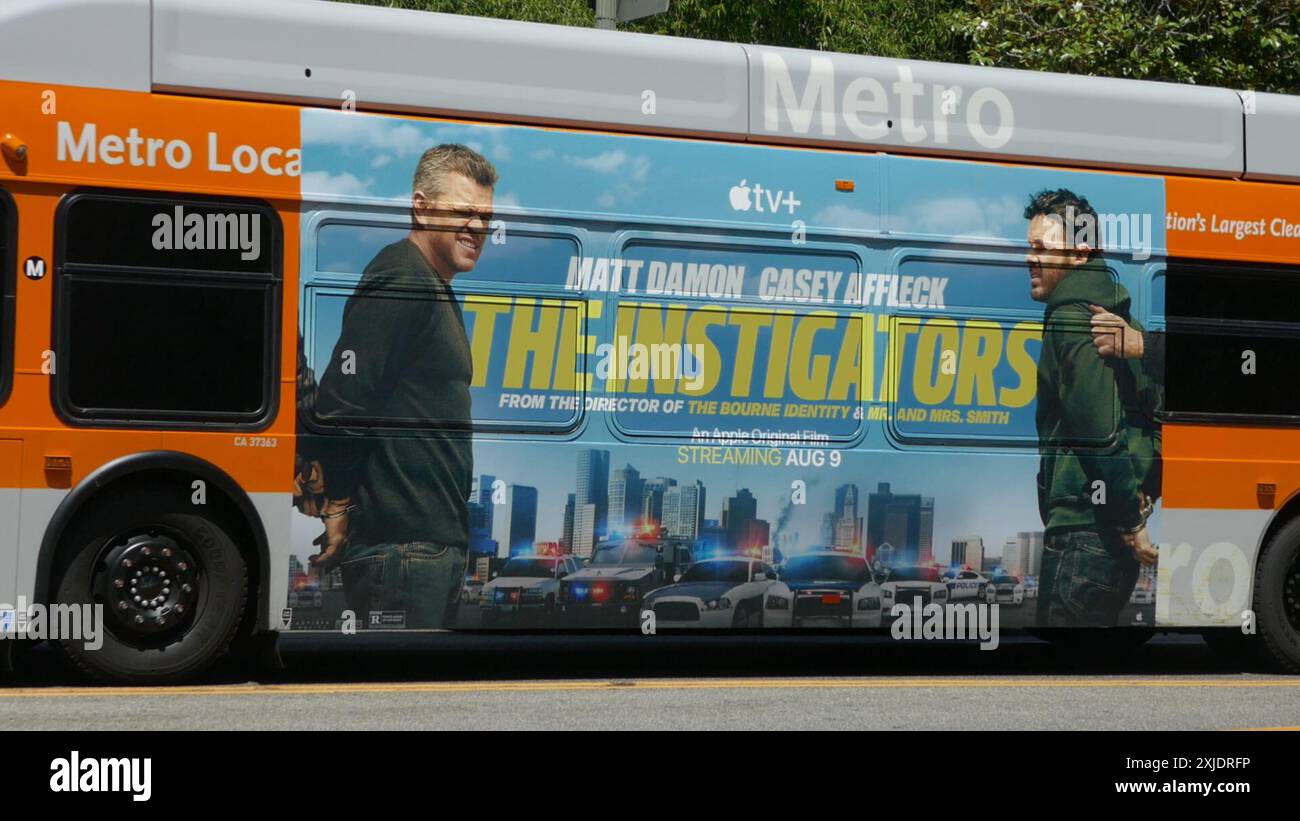 Los Angeles, Kalifornien, USA 17. Juli 2024 The Instigators Bus mit Matt Damon und Casey Affleck am 17. Juli 2024 in Los Angeles, Kalifornien, USA. Foto: Barry King/Alamy Stock Photo Stockfoto