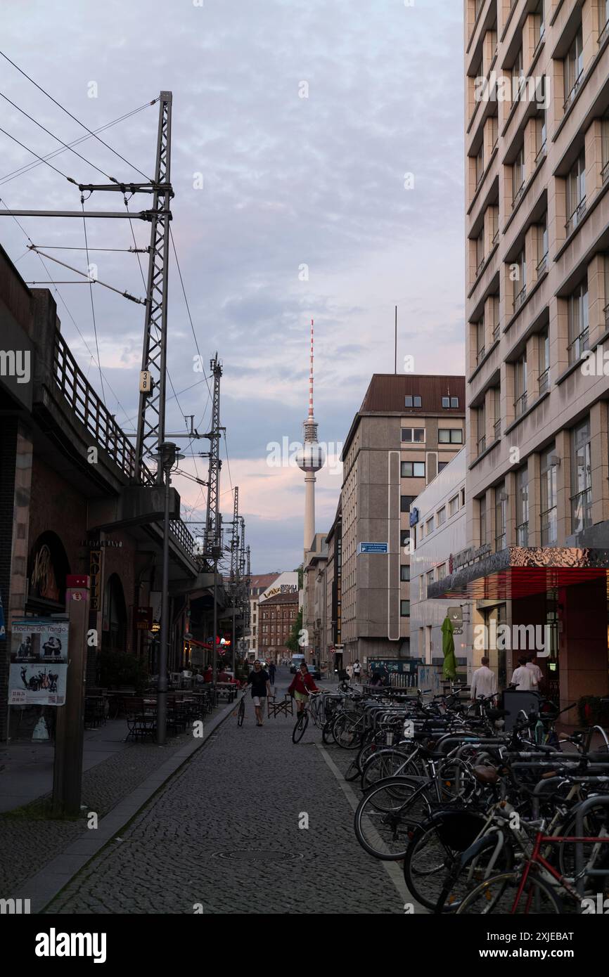 Georgenstraße (Georgenstraße) in der Nähe der Friedrichstraße in Ost-Berlin Stockfoto