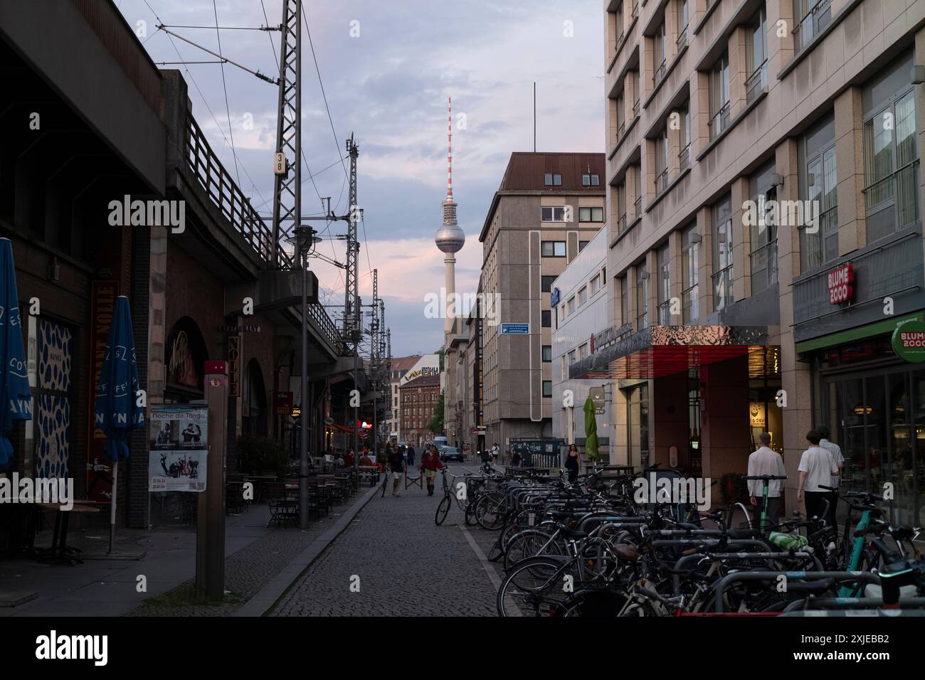 Georgenstraße (Georgenstraße) in der Nähe der Friedrichstraße in Ost-Berlin Stockfoto