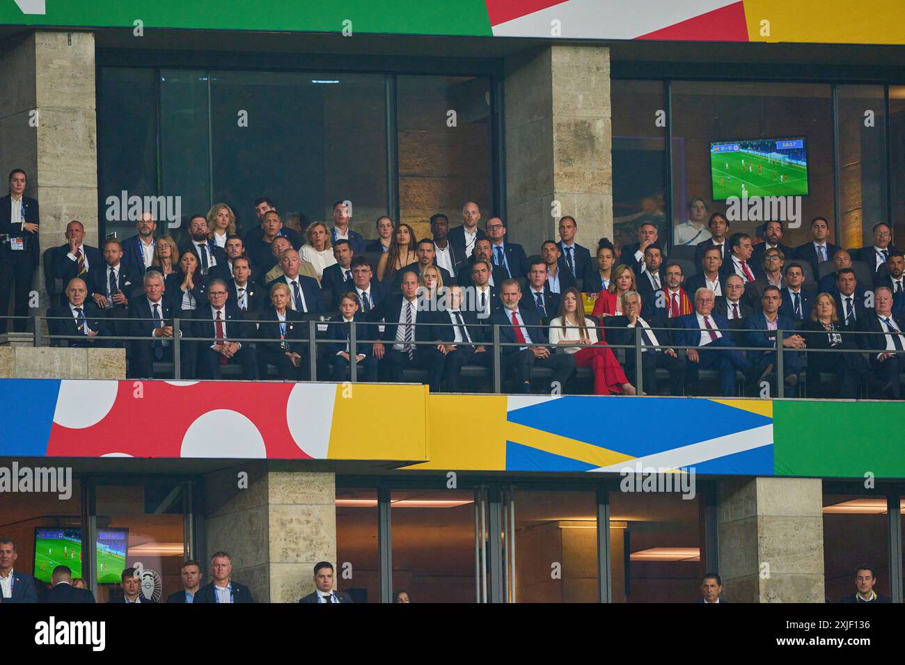 (L-R) Bernd Neuendorf (DFB-Vorsitzender), David Gill, Lisa Nandy, Keir Starmer, Mark Bullingham, Debbie Hewitt, Paul Cubberley, Prinz George von Wales, Sohn von William Prinz von Wales, Theodore Theodoridis, William Prinz von Wales, Barbara Ceferin, Aleksander Ceferin (UEFA-Präsident), Philipp lahm, Felipe VI. König von Spanien, Juan Rubio Yanchuck, Prinzessin Sofia Tochter von Felipe VI. König von Spanien, Pilar Alegria Continente, RFEF-Präsident Pedro Rocha, Camilo Villarino, Pascual Navarro Rios, Pedro Sanchez, Alvaro de Miguel Casanueva, Bärbel Bas, Alejandro Morales Mansito, Karl-Erik Nilsson, Oscar Lo Stockfoto