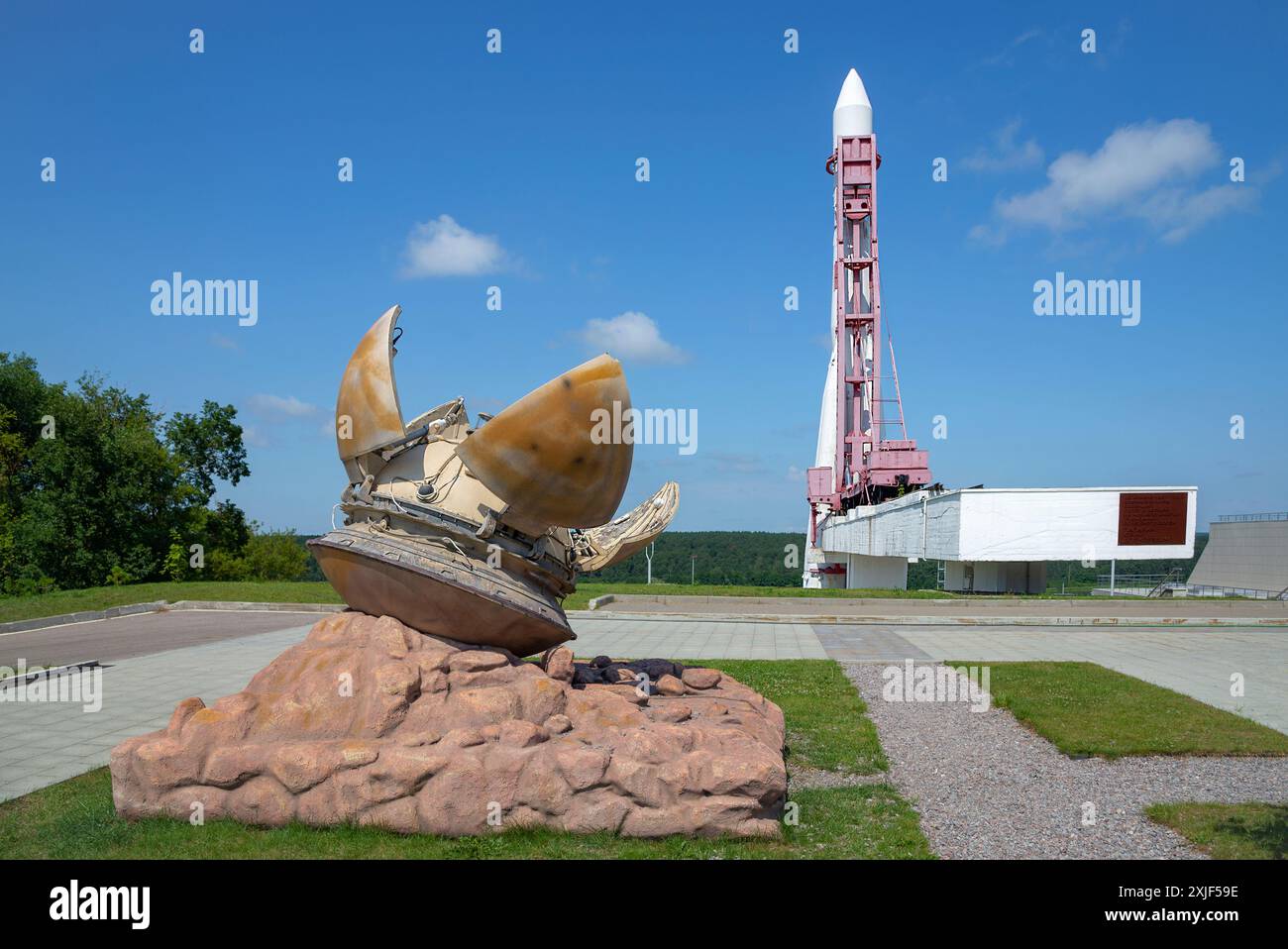 KALUGA, RUSSLAND - 14. JULI 2024: Auf dem Territorium des Zsiolkowski Kosmonautik-Museums. Kaluga, Russland Stockfoto