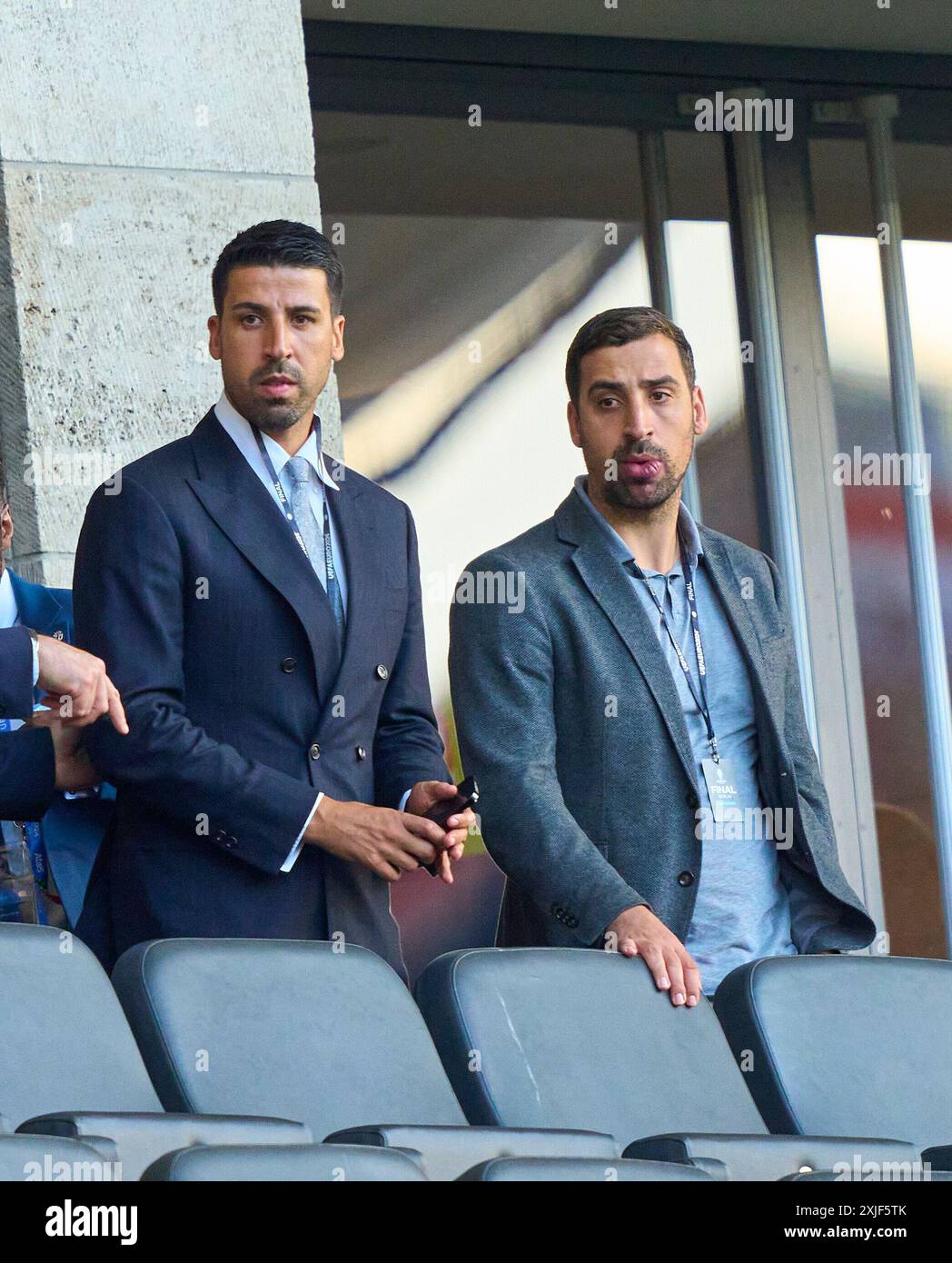 Rani und Sami Khedira, Profi-Fußballspieler GER im Endspiel SPANIEN - ENGLAND 2-1 der UEFA-Europameisterschaften 2024 am 14. Juli 2024 in Berlin. Fotograf: ddp-Bilder/Sternbilder Stockfoto