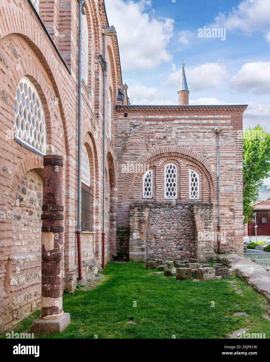 Zeyrek Moschee oder Molla Zeyrek Camii, Moschee im mittelbyzantinischen Architekturstil aus dem 14t. Jahrhundert, ehemals Kloster des Pantokrators, in der Fazilet Street, Zeyrek District, Fatih, Istanbul, Türkei Stockfoto