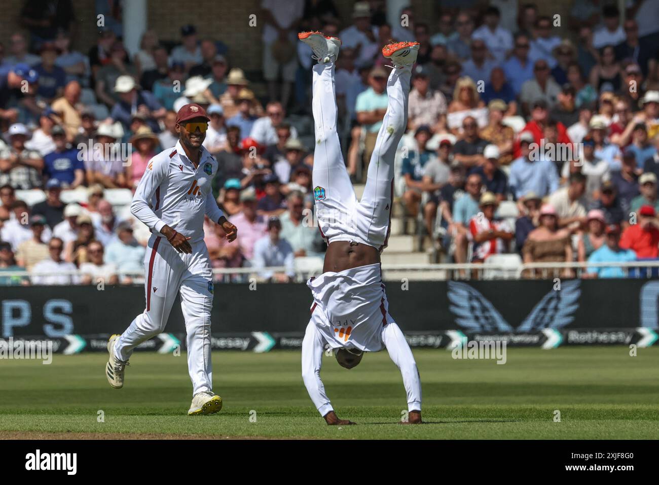 Kevin Sinclair von West Indies feiert den Wicket von Harry Brook of England während des 2. Rothesay Test Match England vs West Indies in Trent Bridge, Nottingham, Großbritannien, 18. Juli 2024 (Foto: Mark Cosgrove/News Images) Stockfoto