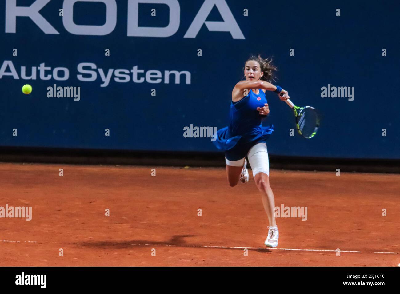 Palermo, Italien. Juli 2024. Qinwen Zheng beim Spiel der Frauen-Tennis-Vereinigung gegen Sara Errani bei den Palermo Ladies Open. Qinwen Zheng schlägt Sara Errani 6-3 6-2. (Foto: Antonio Melita/Pacific Press) Credit: Pacific Press Media Production Corp./Alamy Live News Stockfoto