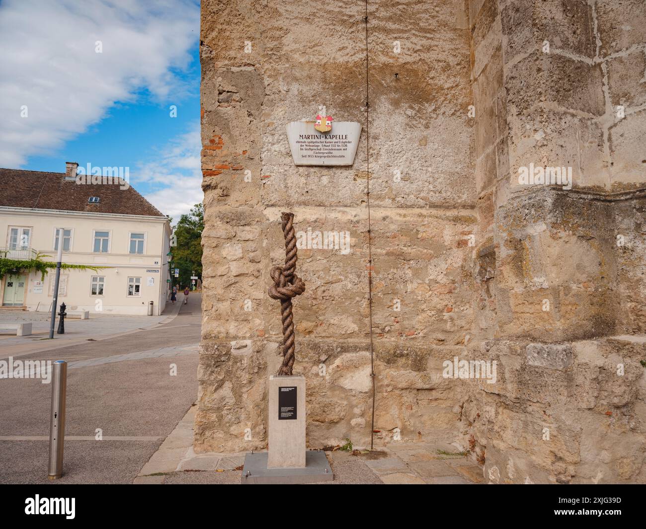 Perchtoldsdorf, Österreich - 22. JULI 2023. Details zur Pfarrkirche hl. Katholische Augustinus-Kirche, erbaut im 15. Und 16. Jahrhundert. Stadt Perchtoldsdorf, Landkreis Moedling, Niederösterreich. Stockfoto