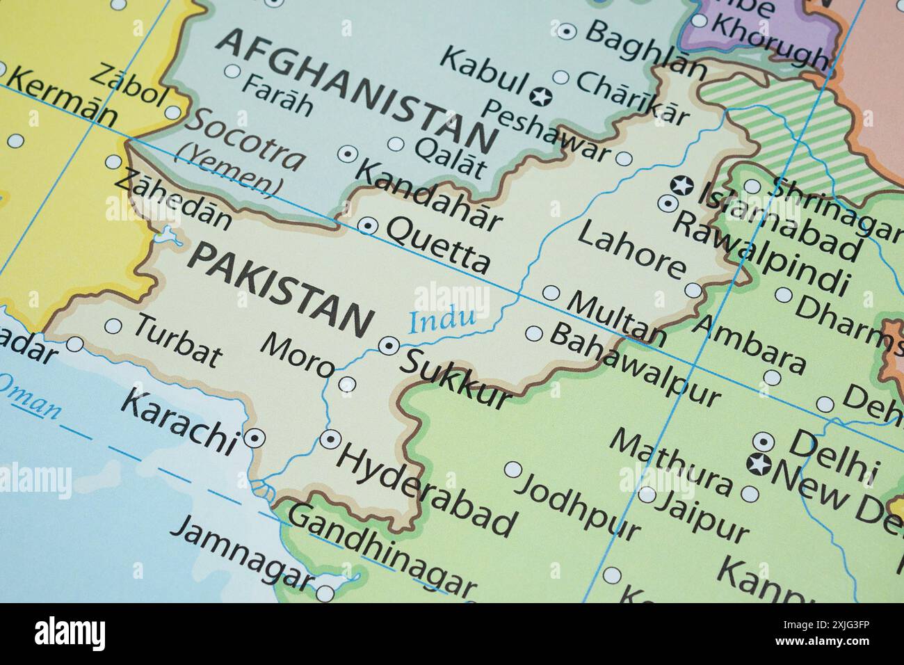 Aus nächster Nähe eine politische Karte Pakistans mit Landesgrenzen und wichtigsten Städten Stockfoto