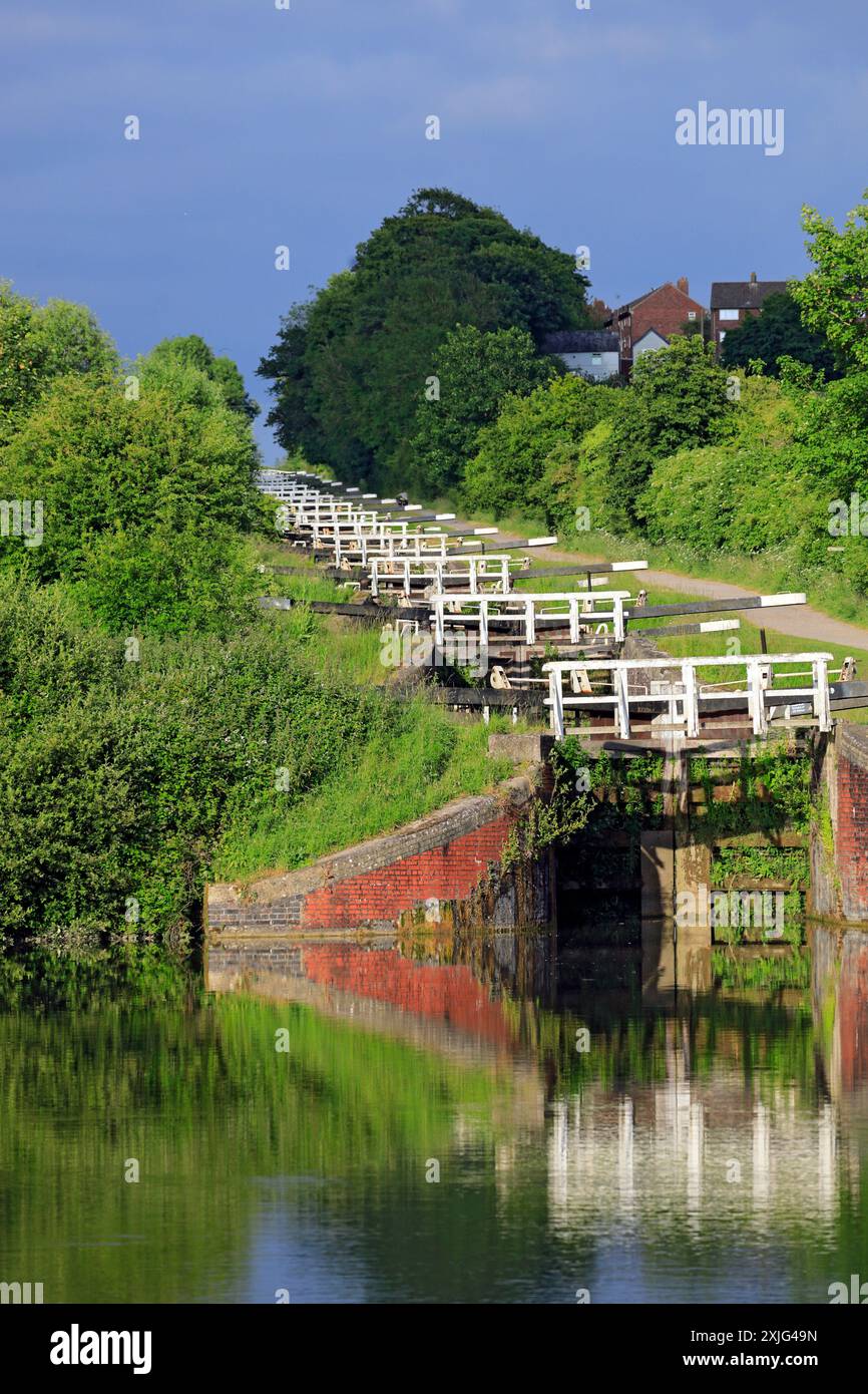 Kennet & Avon Canal, Caen Hill Flug der Schleusen, Devizes, Wiltshire. Stockfoto