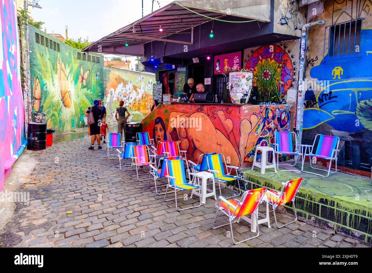 Brasilianische Straßenkunst- und Graffiti-Gemälde, Wandmalereien im Beco do Batman, Batman Alley, Vila Madalena Viertel, São Paulo, Brasilien Stockfoto