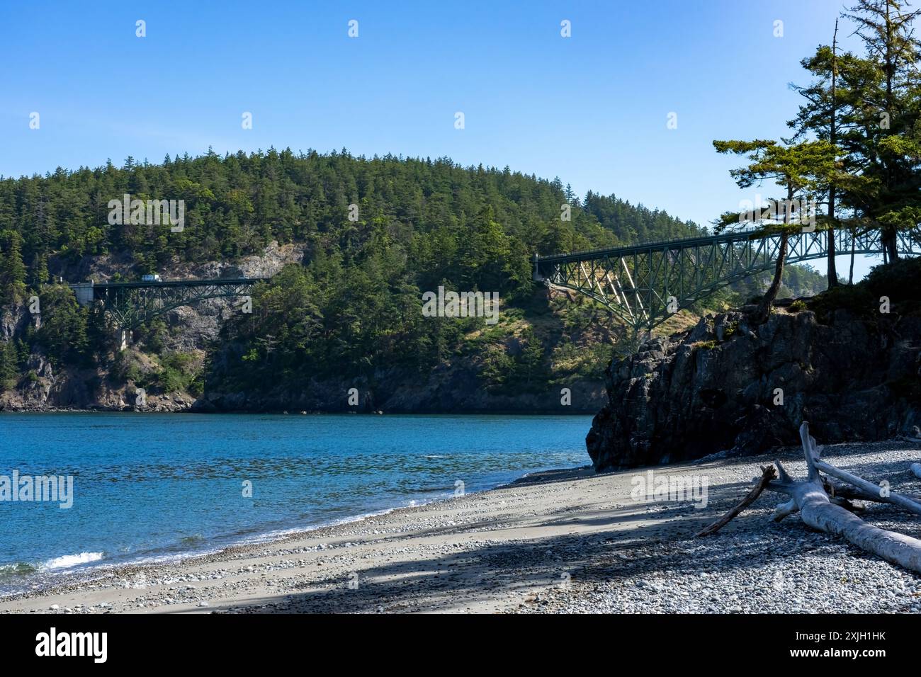 Täuschung Pass State Park, Washington, USA. North Beach und Deception Pass Bridge. Stockfoto