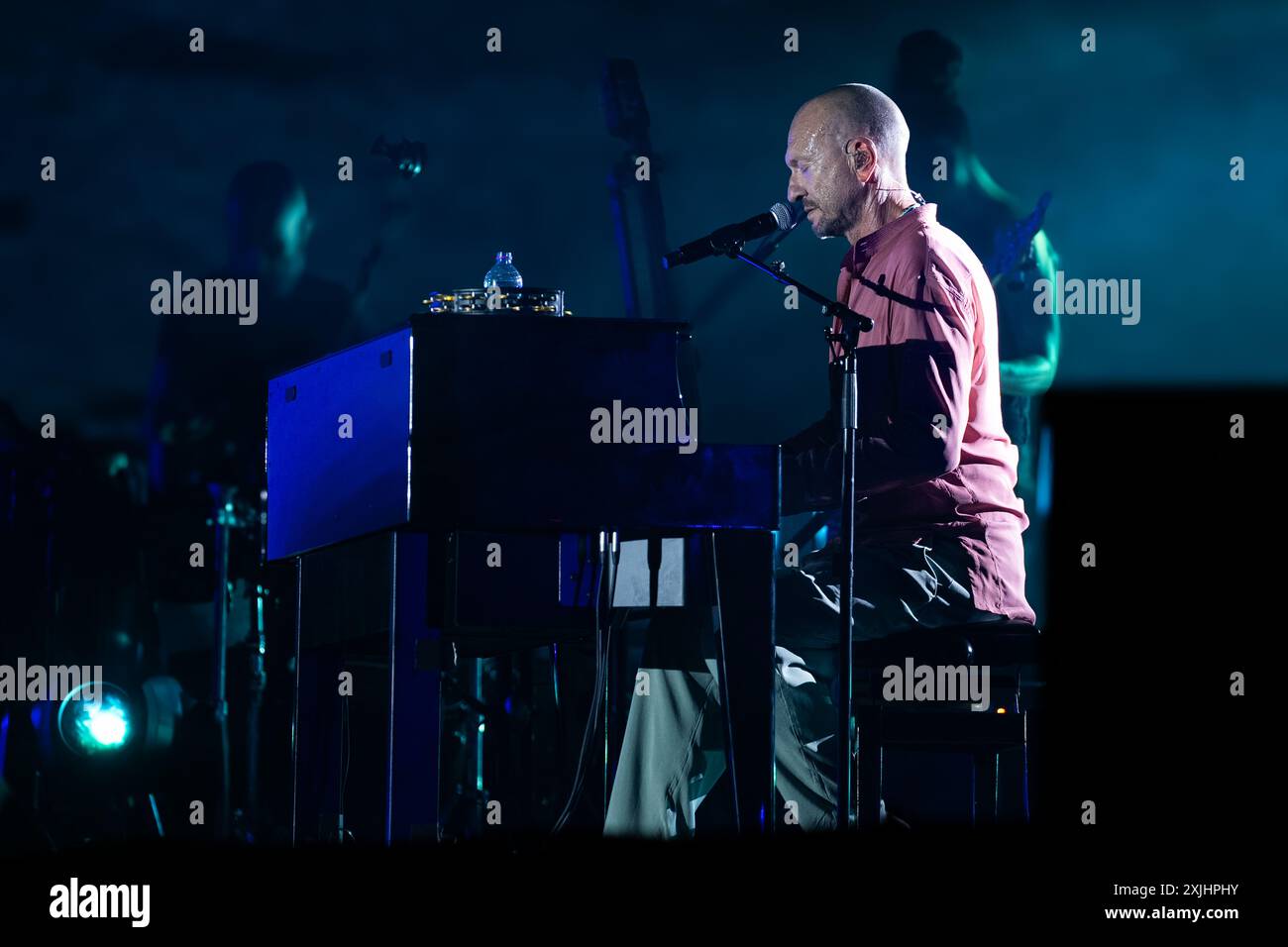 Biagio Antonacci tritt live im Anfiteatro degli Scavi auf der LIVE-Tour „Funziona solo se stiamo insieme“ 2024 in Pompeji-Italien am 18. Juli 2024 auf. Anrede: Andrea Guli/Alamy Live News Stockfoto