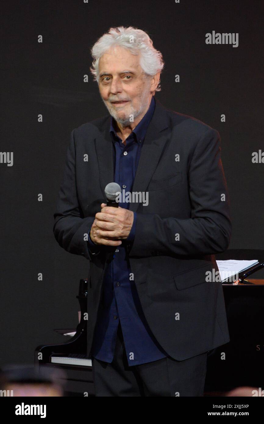 Mailand, Mailand. Juli 2024. Concerto di Nicola Piovani nel Cortile d'onore del palazzo di Brera - Milano - Giovedì 17 Luglio 2024 (Foto Claudio Furlan/Lapresse) Nicola Piovani Konzert im Cortile d'onore des Palastes Brera - Mailand - Donnerstag, 17. Juli 2024 (Foto Claudio Furlan/Lapresse) Credit: LaPresse/Alamy Live News Stockfoto