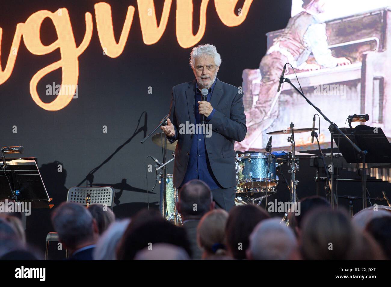 Mailand, Mailand. Juli 2024. Concerto di Nicola Piovani nel Cortile d'onore del palazzo di Brera - Milano - Giovedì 17 Luglio 2024 (Foto Claudio Furlan/Lapresse) Nicola Piovani Konzert im Cortile d'onore des Palastes Brera - Mailand - Donnerstag, 17. Juli 2024 (Foto Claudio Furlan/Lapresse) Credit: LaPresse/Alamy Live News Stockfoto