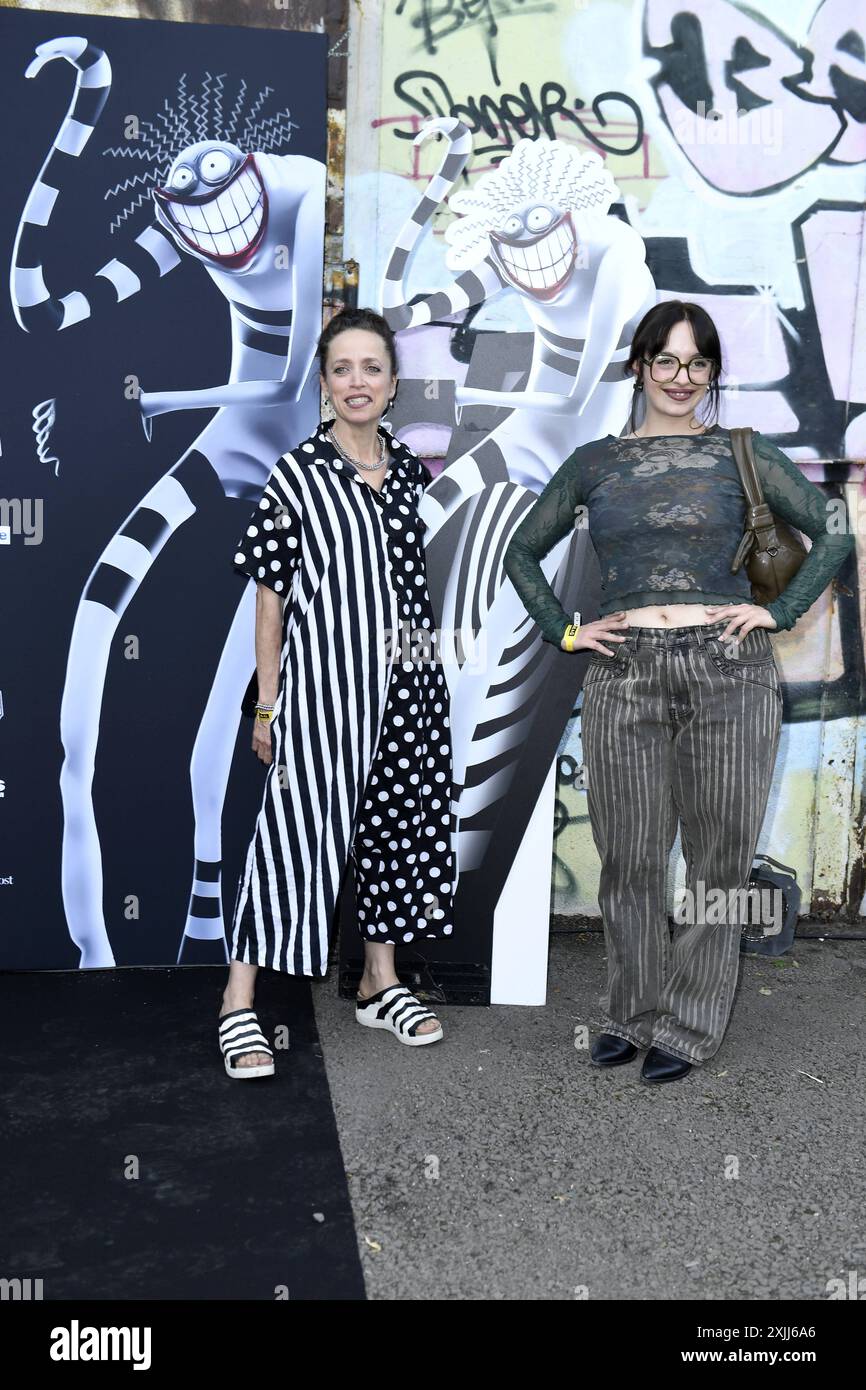 Anna Thalbach mit Tochter Nellie Thalbach bei der Premiere der internationalen Ausstellung von Tim Burtons Labyrinth in Berlin 18.07.2024 *** Anna Thalbach mit Tochter Nellie Thalbach bei der Premiere der internationalen Ausstellung von Tim Burtons Labyrinth in Berlin 18 07 2024 Stockfoto