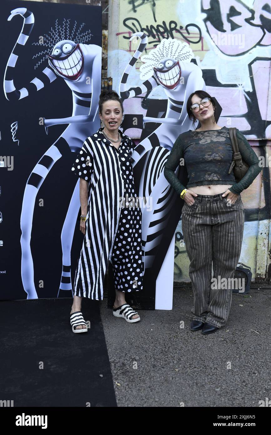 Anna Thalbach mit Tochter Nellie Thalbach bei der Premiere der internationalen Ausstellung von Tim Burtons Labyrinth in Berlin 18.07.2024 *** Anna Thalbach mit Tochter Nellie Thalbach bei der Premiere der internationalen Ausstellung von Tim Burtons Labyrinth in Berlin 18 07 2024 Stockfoto