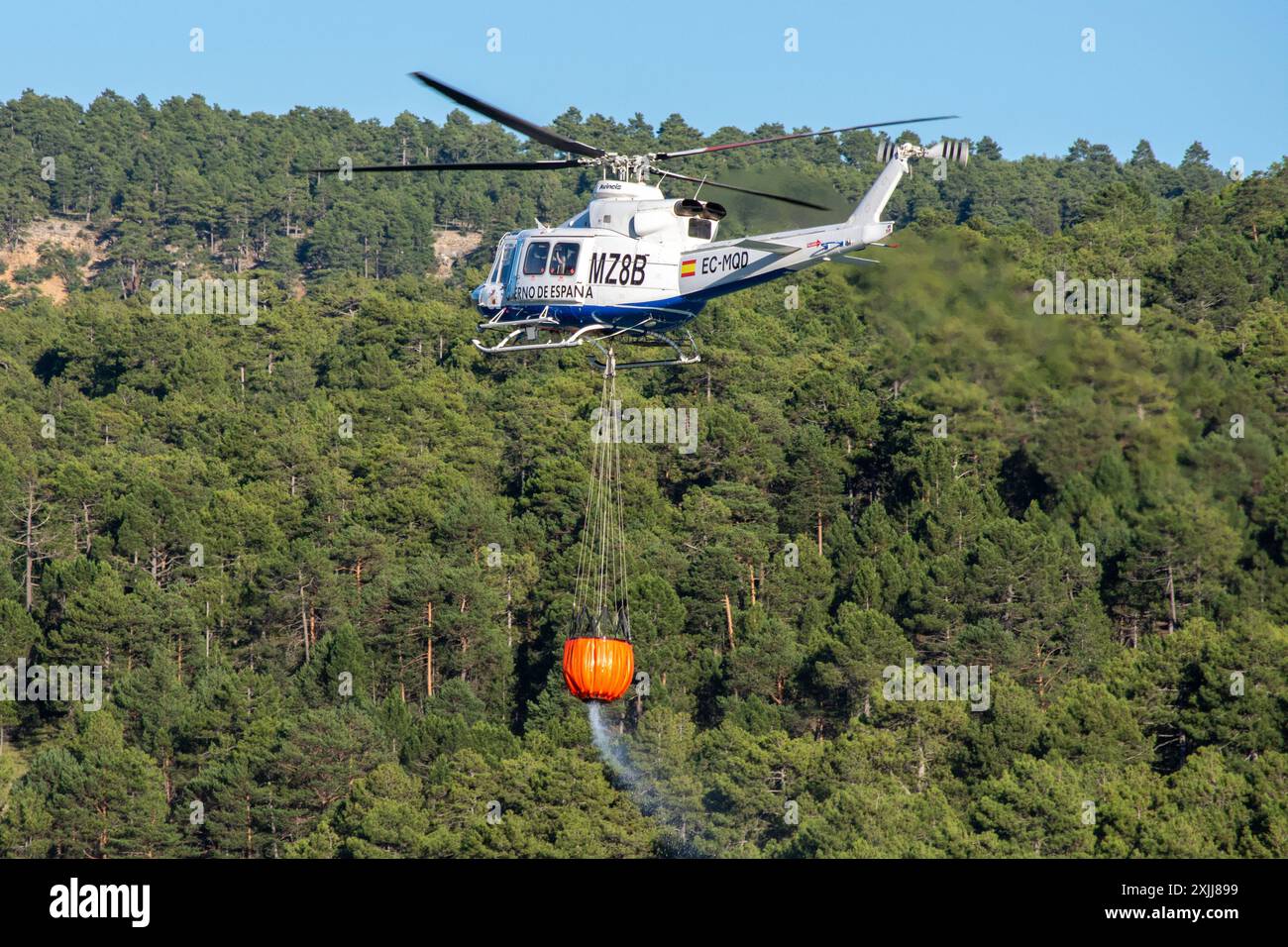 Bell 412 Löschhubschrauber der spanischen Regierung Stockfoto