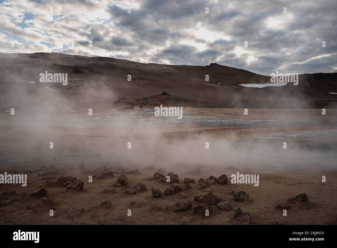 Blick auf das geothermische Gebiet von Hverir in der Nähe von Myvatn Stockfoto