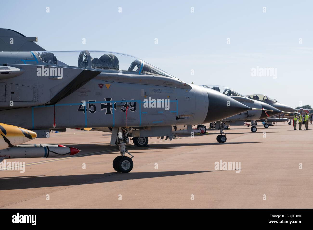 Eine allgemeine Ansicht der RAF Fairford während der Royal International Air Tattoo 2024 bei RAF Fairford, Cirencester, Großbritannien. Juli 2024. (Foto: Cody Froggatt/News Images) in Cirencester, Großbritannien am 19.07.2024. (Foto: Cody Froggatt/News Images/SIPA USA) Credit: SIPA USA/Alamy Live News Stockfoto