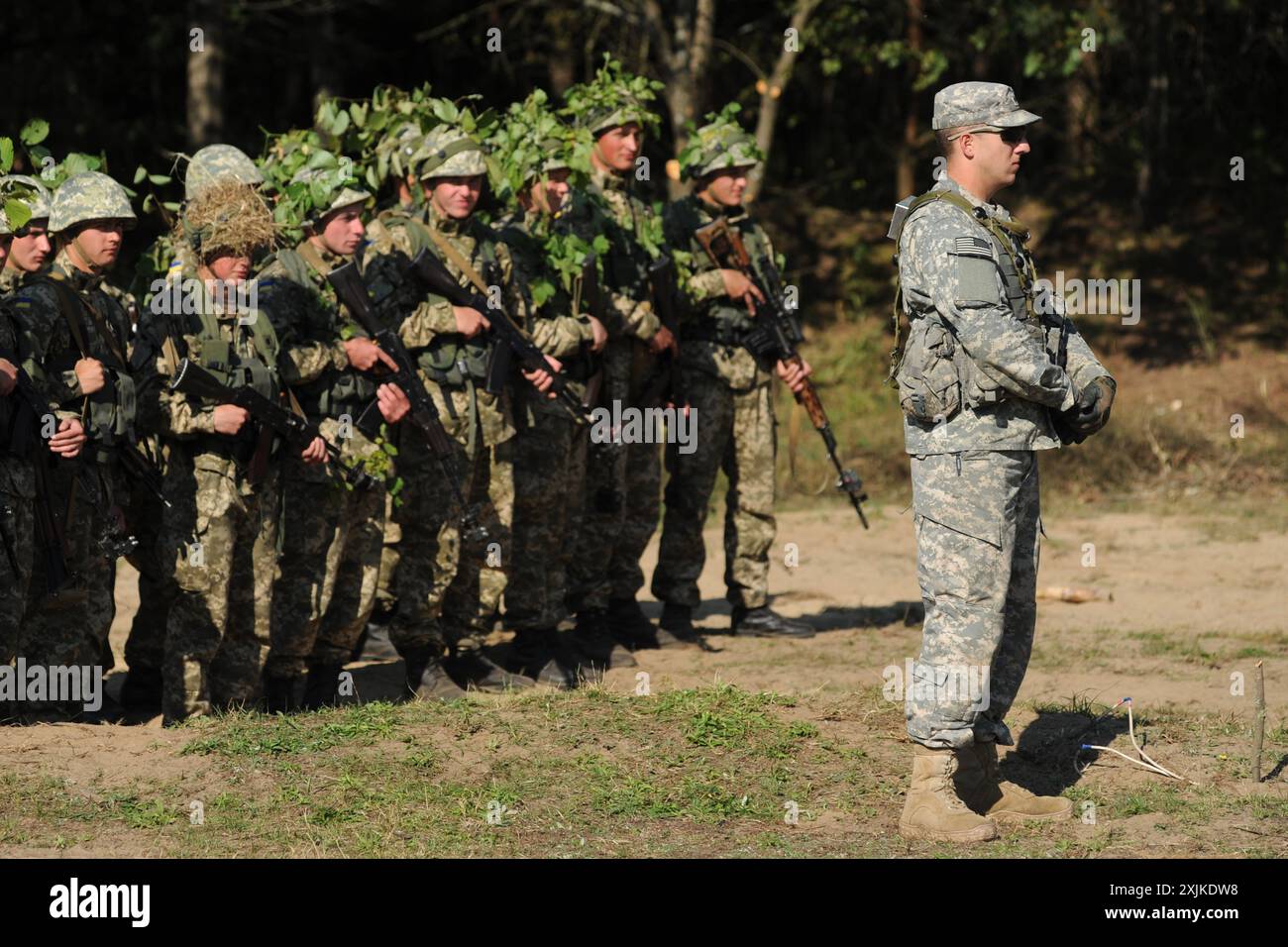 Javoriv, Ukraine - 19. September 2014: Ukrainisches und US-amerikanisches Militär nehmen an „Rapid Trident“ Teil, internationalen militärischen Übungen bei Javoriw-Training Stockfoto