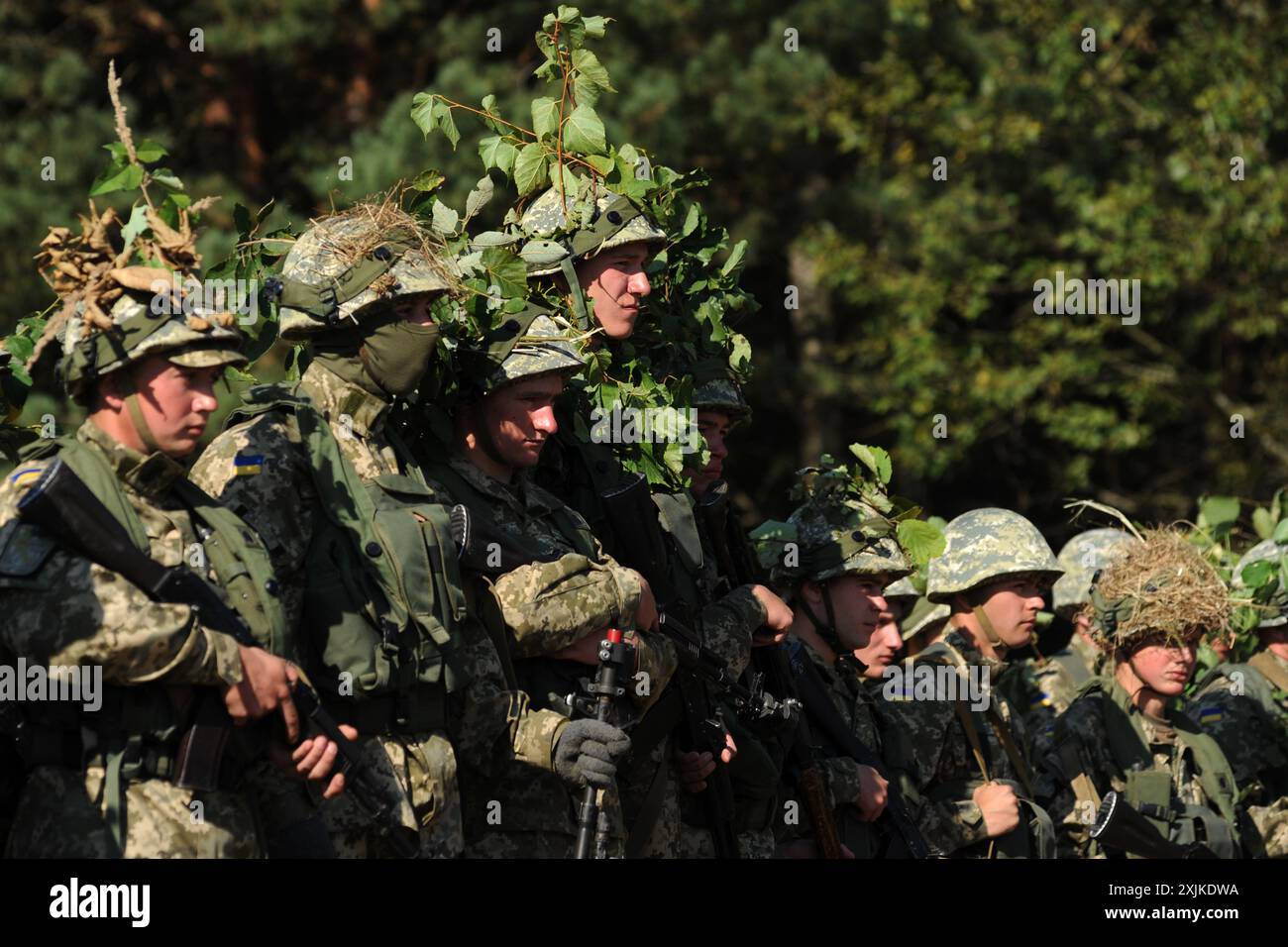 Javoriv, Ukraine - 19. September 2014: Ukrainisches Militär nimmt an den internationalen Militärübungen "Rapid Trident" auf dem Javoriw-Trainingsplatz Teil Stockfoto