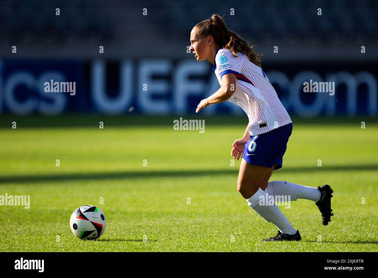 Kaunas, Litauen, 17. Juli 2024. Lou Autin aus Frankreich tritt beim Finale der UEFA-U19-Meisterschaft 2023/2024 in der Gruppe A zwischen Litauen und Frankreich im Darius- und Girenas-Stadion in Kaunas, Litauen, auf. Juli 2024. Quelle: Nikola Krstic/Alamy Stockfoto