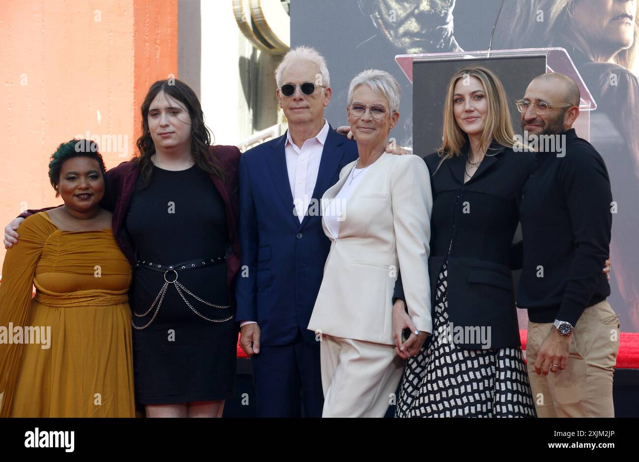 Kynthia Gast und Frau Ruby Gast, Christopher Gast, Jamie Lee Curtis, Tochter Annie Gast und Ehemann Jason Wolf im Jamie Lee Curtis Hand und Stockfoto