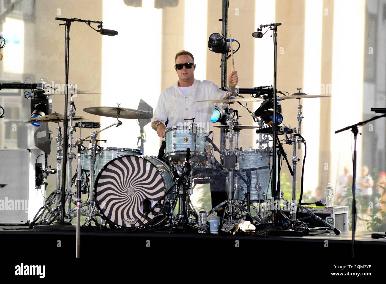 New York, USA. Juli 2024. Eddie Fisher aus OneRepublic tritt am 19. Juli 2024 in der „Today“ Show von NBC im Rockefeller Center in New York auf. (Foto: Efren Landaos/SIPA USA) Credit: SIPA USA/Alamy Live News Stockfoto