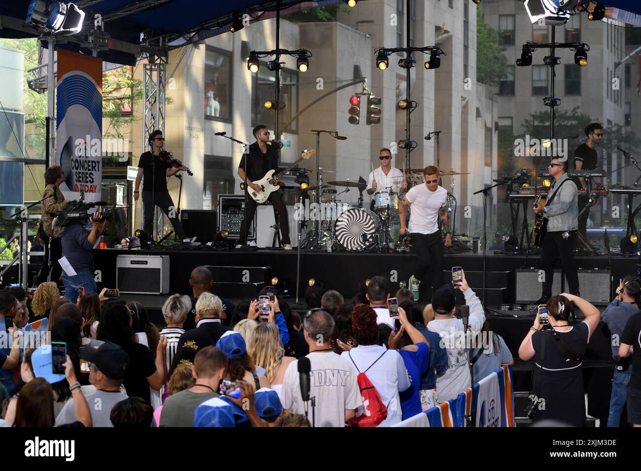 New York, USA. Juli 2024. Brent Kutzle, Eddie Fisher, Ryan Tedder, Zach Filkins und Brian Willett von OneRepublic treten am 19. Juli 2024 auf. (Foto: Efren Landaos/SIPA USA) Credit: SIPA USA/Alamy Live News Stockfoto