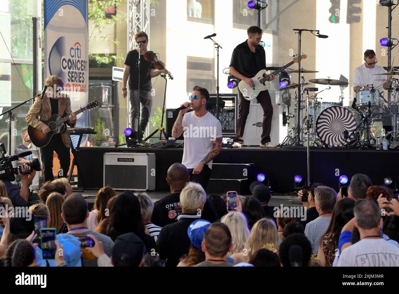 New York, USA. Juli 2024. Brent Kutzle, Eddie Fisher, Ryan Tedder, Zach Filkins und Brian Willett von OneRepublic treten am 19. Juli 2024 auf. (Foto: Efren Landaos/SIPA USA) Credit: SIPA USA/Alamy Live News Stockfoto