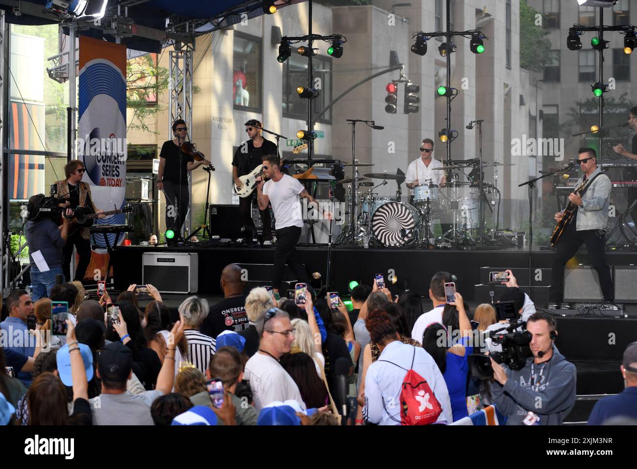 New York, USA. Juli 2024. Brent Kutzle, Eddie Fisher, Ryan Tedder, Zach Filkins und Brian Willett von OneRepublic treten am 19. Juli 2024 auf. (Foto: Efren Landaos/SIPA USA) Credit: SIPA USA/Alamy Live News Stockfoto