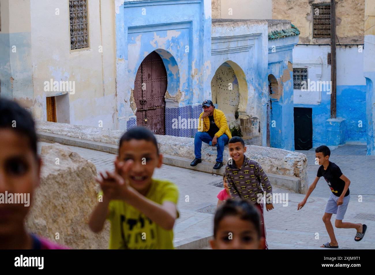 Childs Playng, Mellah, jüdisches Viertel, Fes el-Jdid, Fes, Marokko Stockfoto