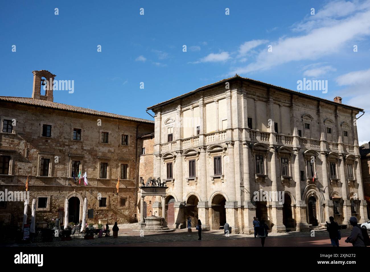 Montepulciano, Toskana, Italien. Palazzo Nobili Tarugi auf der Piazza Grande, Stockfoto