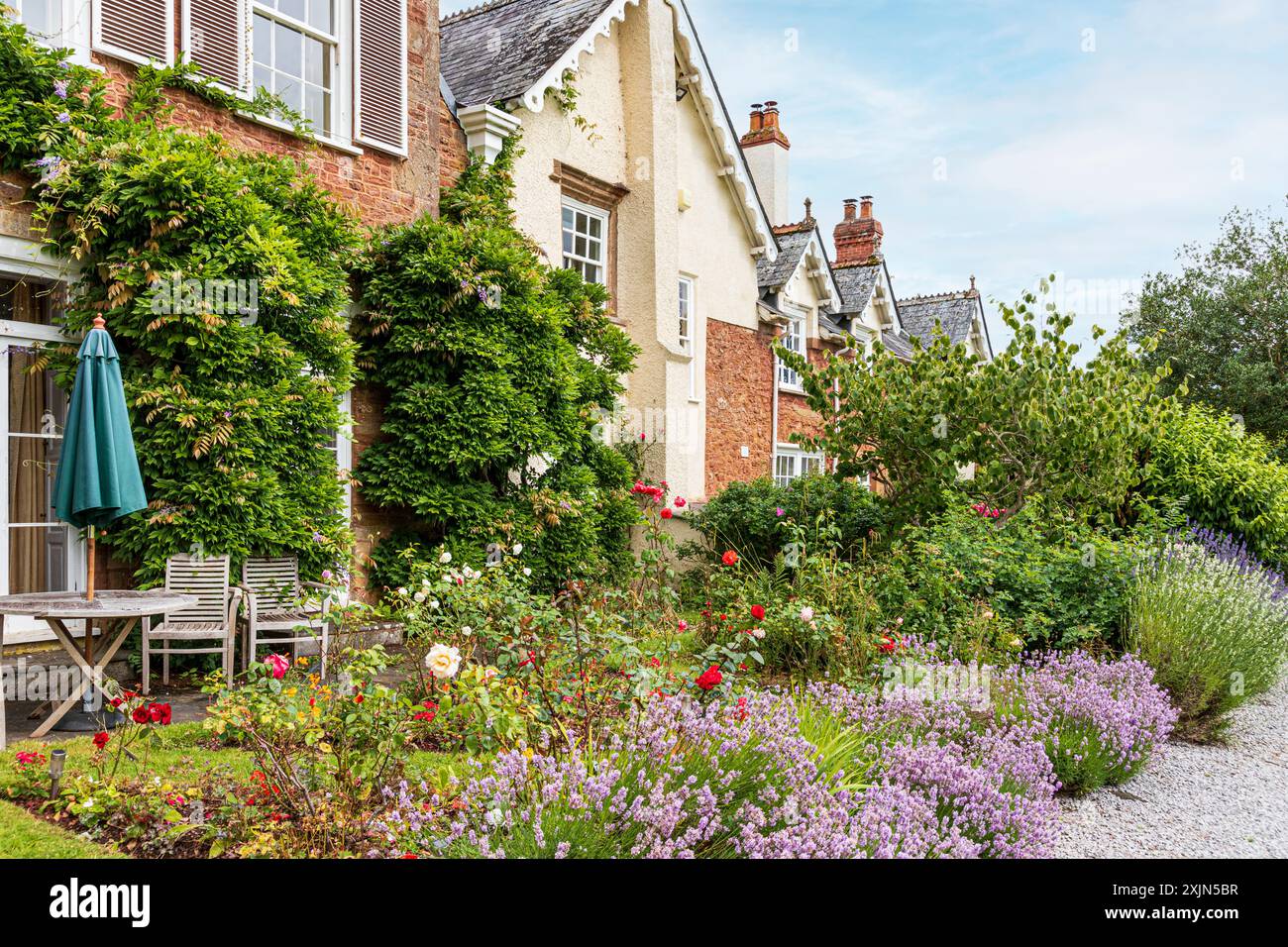 Das historische Herrenhaus von Orchard Wyndham, das bis ins Mittelalter zurückreicht, in der Nähe von Williton, Someset, England, Großbritannien Stockfoto