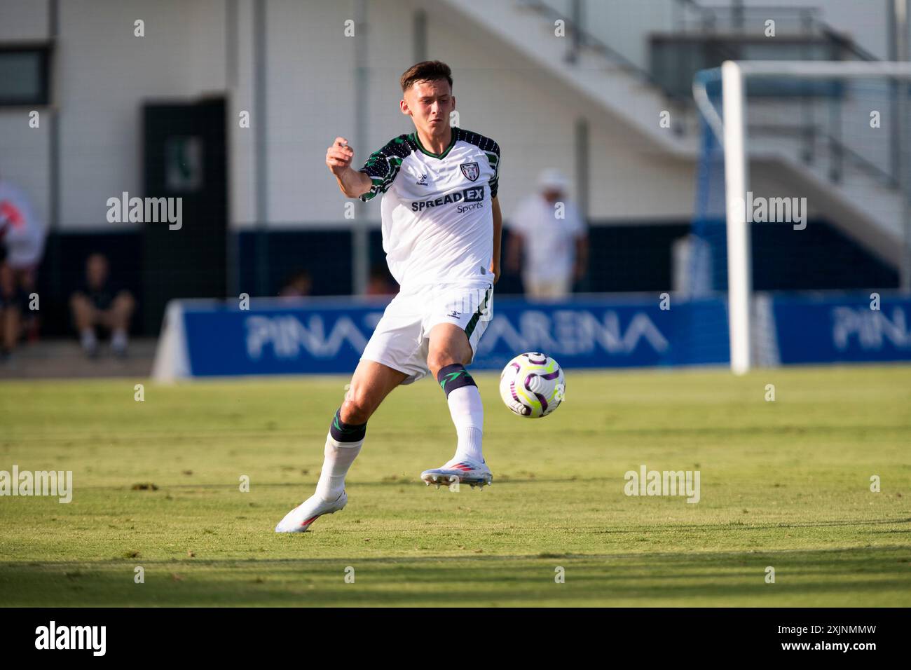 San Pedro Del Pinatar, Spanien. Juli 2024. Alan Browne irischer Mittelfeldspieler von Sunderland A.F.C, während des Spiels, NOTTINGHAM FOREST FC gegen SUNDERLAND AFC, erstes Sommer-Freundschaftsspiel, Pinatar Arena Football Center, San Pedro del Pinatar, Region Murcia. Juli 2024. Quelle: Pascu Méndez/Alamy Live News Stockfoto