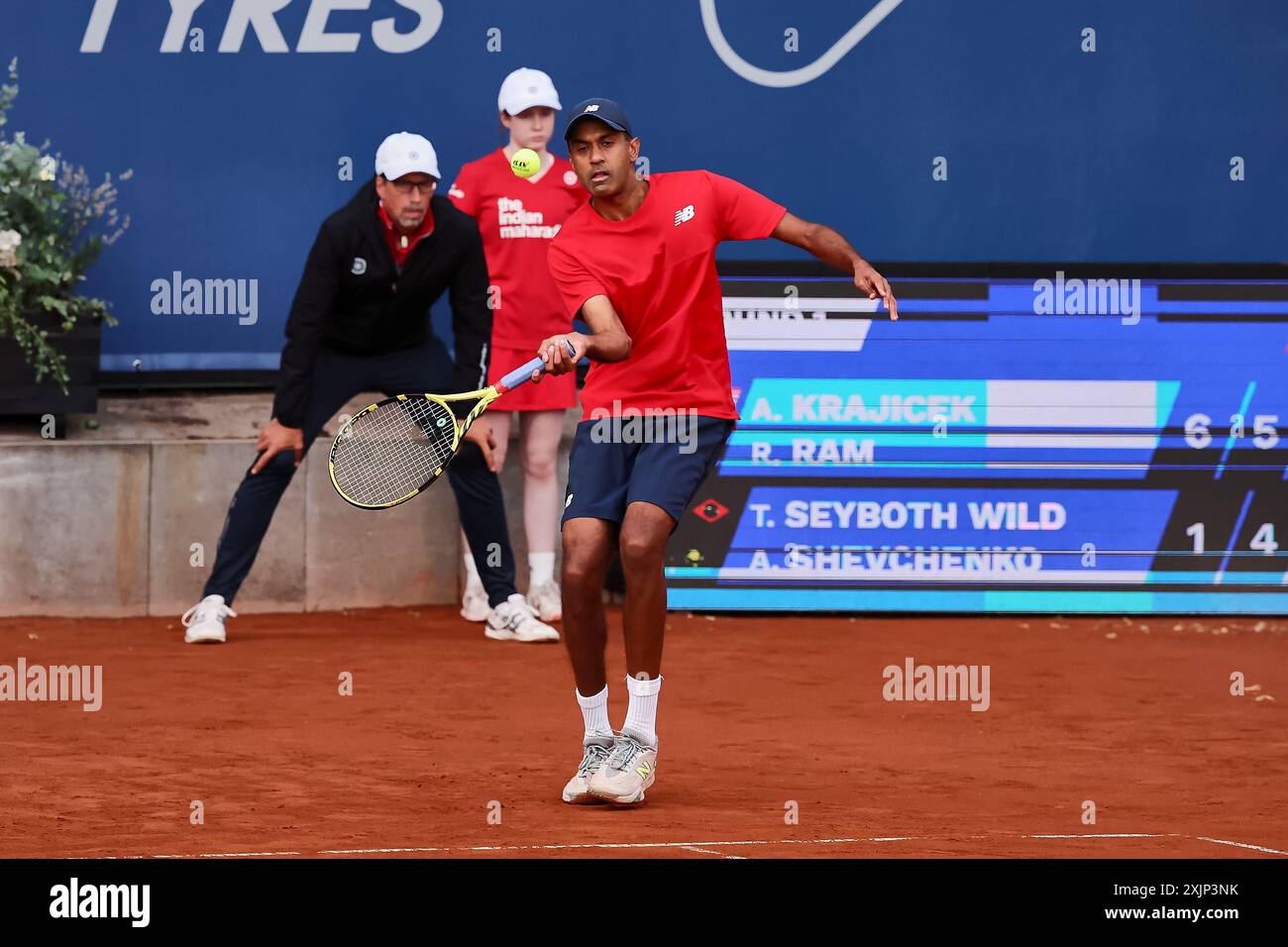 Hamburg, Hamburg, Deutschland. Juli 2024. Rajeev RAM (USA) kehrt während der HAMBURGER OPEN mit Vorhand zurück – ATP500, Herren Tennis (Credit Image: © Mathias Schulz/ZUMA Press Wire) NUR REDAKTIONELLE VERWENDUNG! Nicht für kommerzielle ZWECKE! Stockfoto