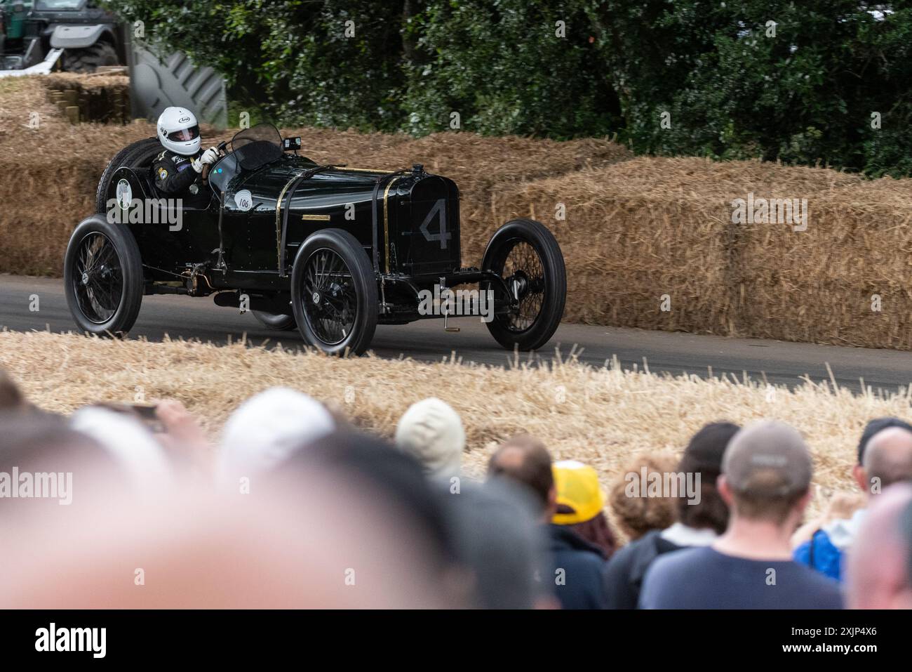 1914 Sunbeam Tourist Trophy historischer Rennwagen, der beim Goodwood Festival of Speed 2024 Motorsport Event in Großbritannien auf der Bergsteigerstrecke fährt Stockfoto