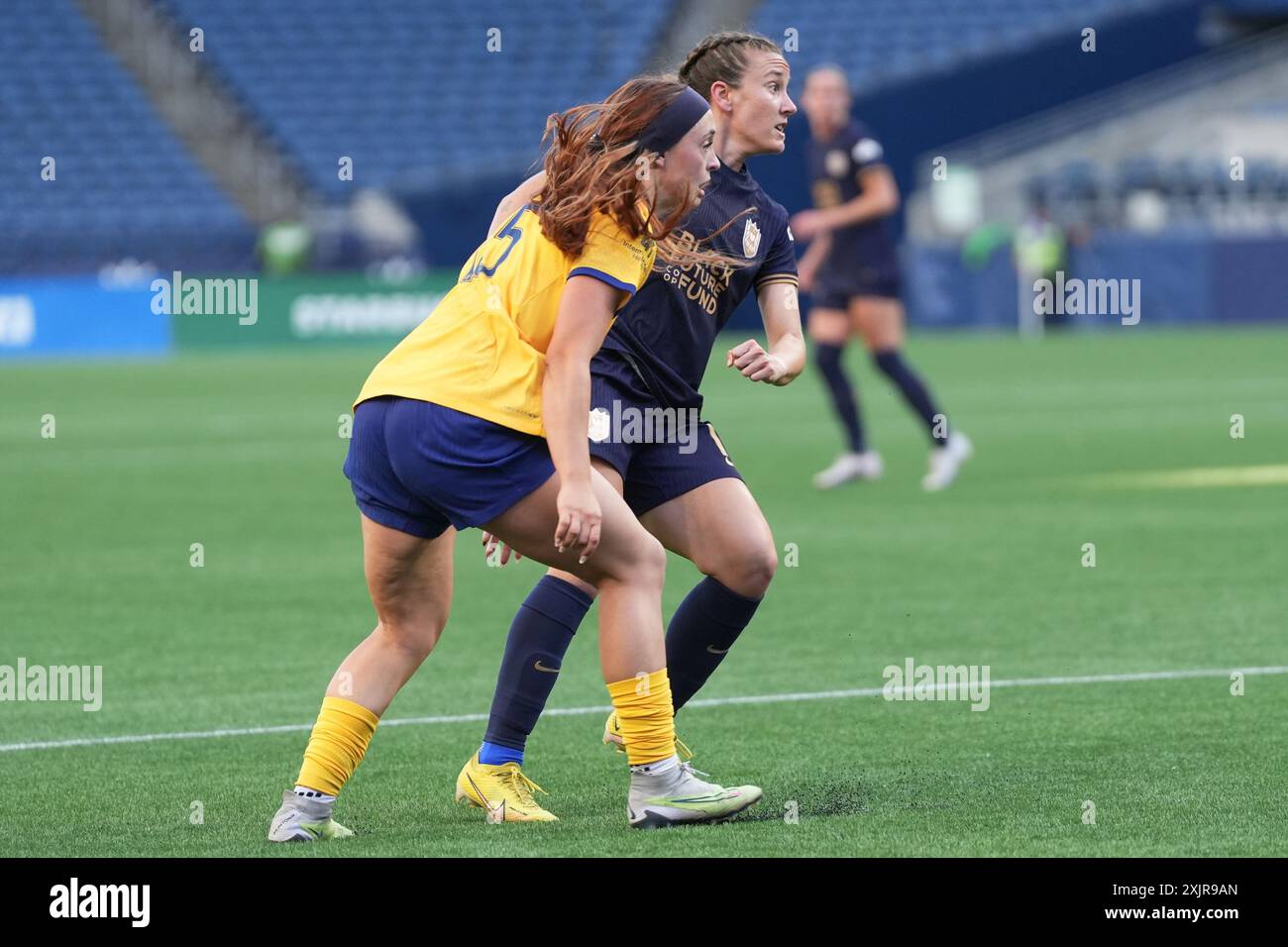 Seattle, USA. Juli 2024. Julia Lester (13) und Utah Royals Stürmer Brecken Mozingo (15) bereiten sich am 19. Juli 2024 auf ein Spiel im NWSL x LIGA MX Femenil Summer Cup vor. (Foto: Nate Koppelman/SIPA USA) Credit: SIPA USA/Alamy Live News Stockfoto