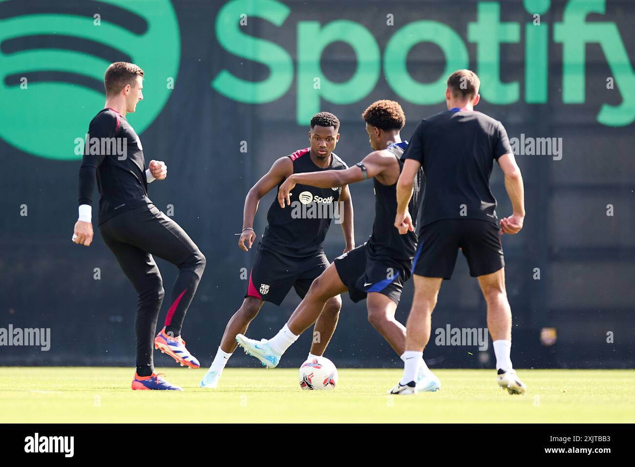 Ansu Fati während eines Trainings des FC Barcelona im Ciutat Esportiva Joan Gamper am 19. Juli 2024 in Barcelona, Spanien. (Quelle: David Ramirez) Stockfoto