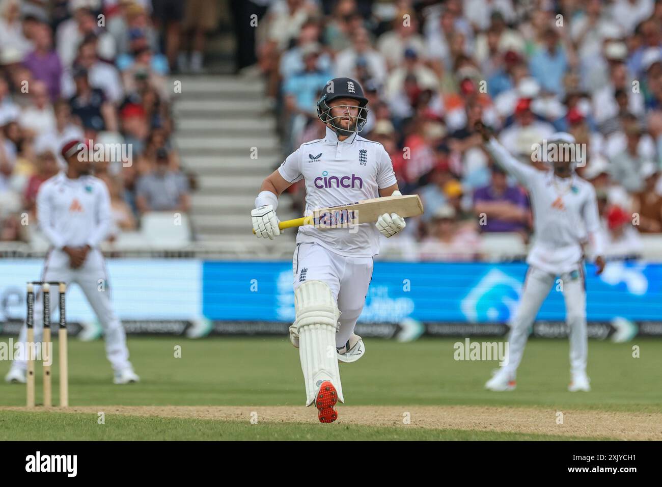 Ben Duckett aus England macht einen Lauf während des Rothesay Test Match Day Three England vs West Indies in Trent Bridge, Nottingham, Großbritannien, 20. Juli 2024 (Foto: Mark Cosgrove/News Images) Stockfoto