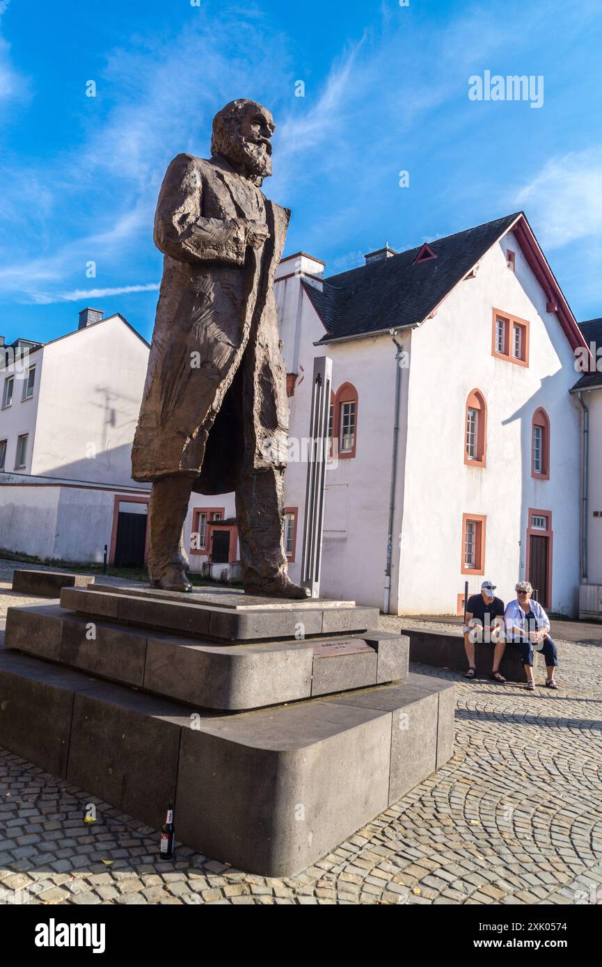 Karl Marx-Statue von Wu Weishan, 2017, Simeonstiftplatz, Trier, Rheinland-Pfalz, Deutschland Stockfoto