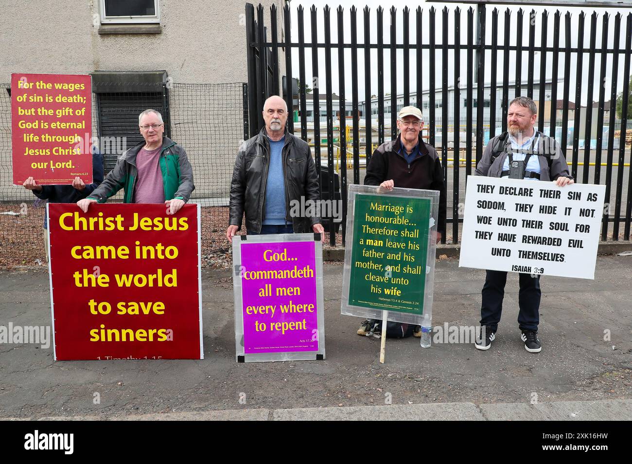 Glasgow, Großbritannien. Juli 2024. Während Tausende von ihnen Glasgow Pride unterstützten, gab es eine kleine Gegendemonstration gegen den schwulen Lebensstil. Quelle: Findlay/Alamy Live News Stockfoto