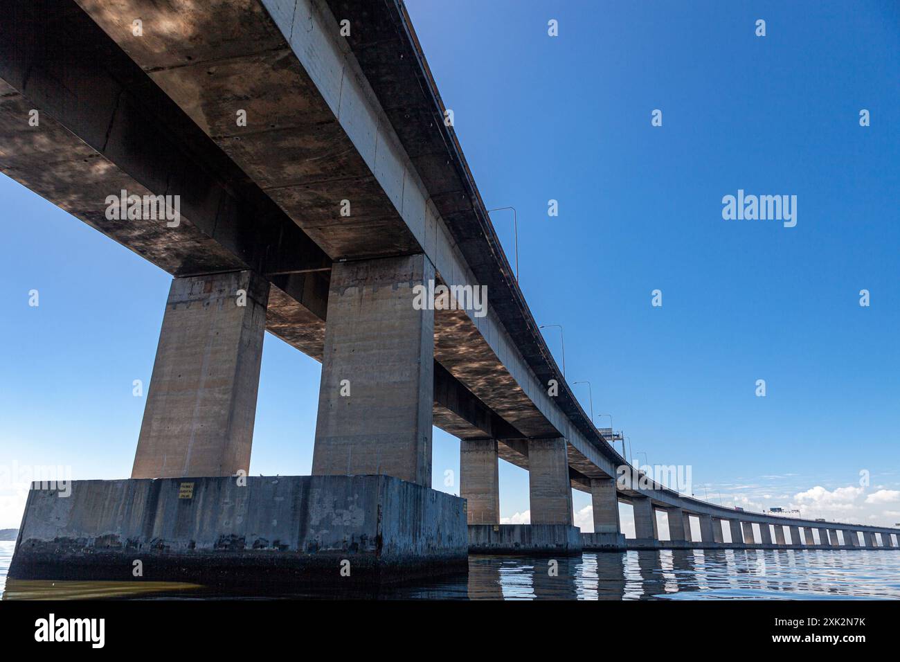 Rio-Niteroi-Brücke an der Guanabara-Bucht, Rio de Janeiro, Brasilien. Stockfoto