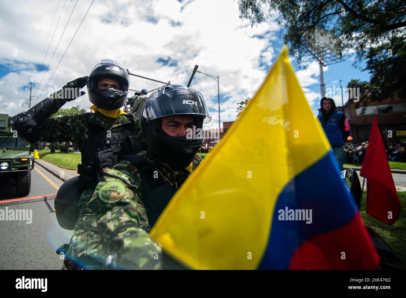 Bogota, Kolumbien. Juli 2024. Mitglieder der kolumbianischen Armee nehmen am 20. Juli 2024 am 214. Jahrestag der kolumbianischen Unabhängigkeitsparade in Bogota Teil. Foto: Sebastian Barros/Long Visual Press Credit: Long Visual Press/Alamy Live News Stockfoto