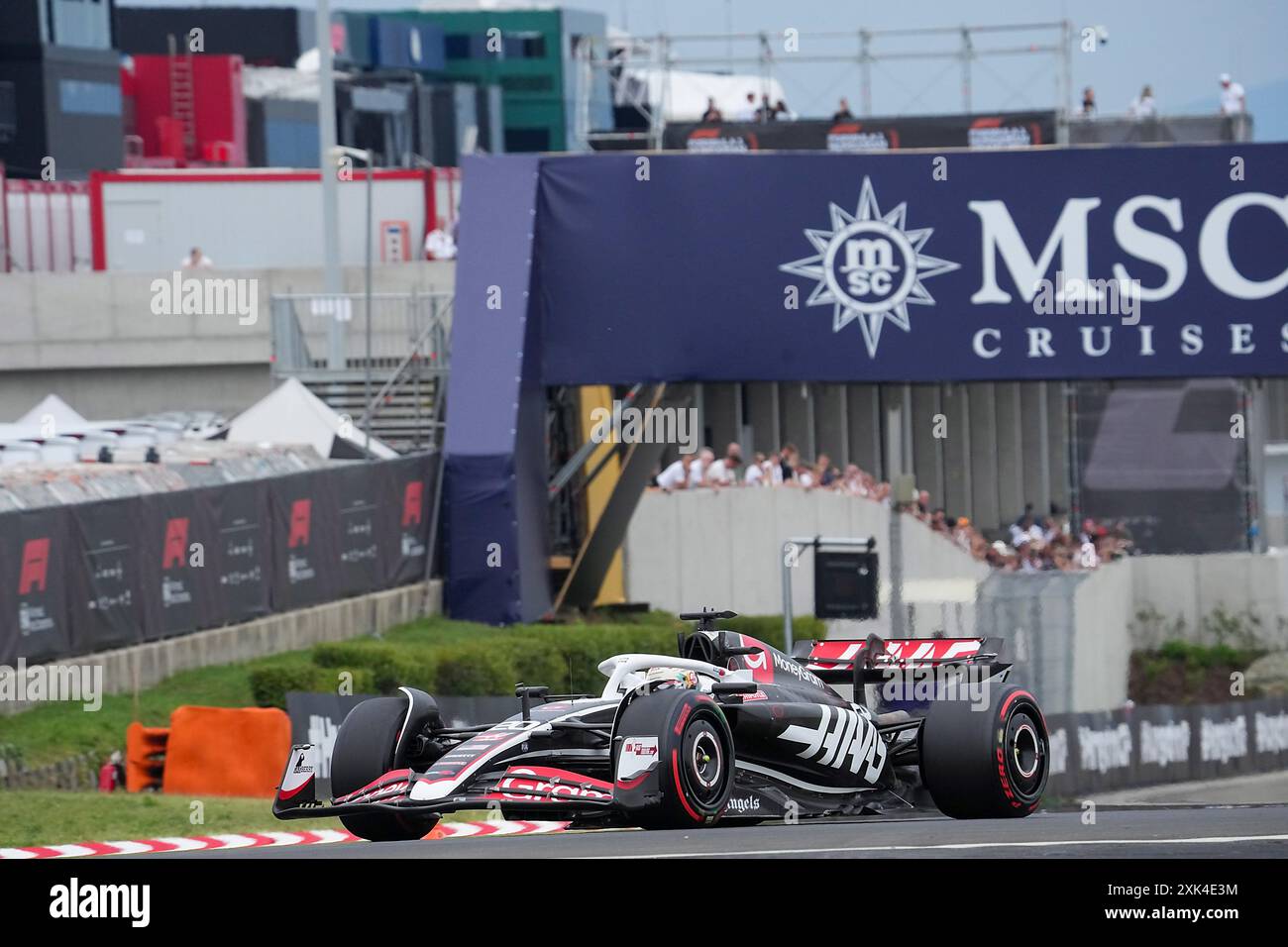 Mogyorod, Ungarn. Juli 2024. 20 während des Freie Trainings und der Qualifikation am Samstag, 20. Juli, des Formel-1-Großen Preises von Ungarn 2024, der vom 19. juli bis 21. juli 2024 auf der Hungaroring-Strecke in Mogyorod, Budapest, Ungarn stattfinden soll (Foto: Alessio de Marco/SIPA USA) Credit: SIPA USA/Alamy Live News Stockfoto