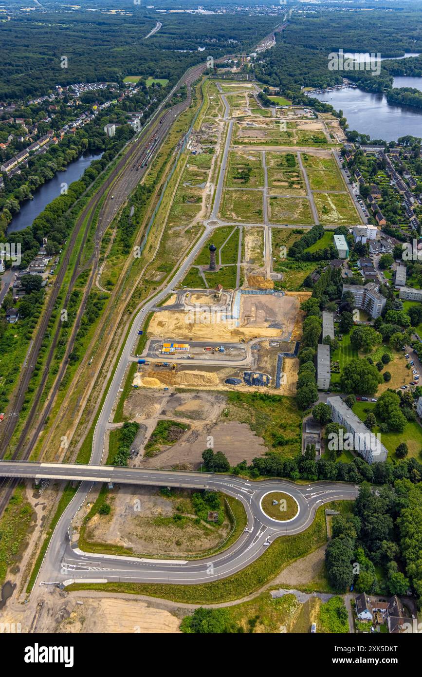 Luftbild, Duisburg-Süd, geplante Duisburger Wohnquartier am ehemaligen Rangierbahnhof Wedau, Kreisverkehr und Wedauer Brücke, Wasserturm und altes Wärterhaus am Jim-Knopf-Platz, Wedau, Duisburg, Ruhrgebiet, Nordrhein-Westfalen, Deutschland ACHTUNGxMINDESTHONORARx60xEURO *** Luftansicht, Duisburg Süd, geplantes Duisburger Wohnquartier am ehemaligen Rangierbahnhof Wedau, Verkehrskreis und Wedau-Brücke, Wasserturm und altes Pflegerhaus am Jim Knopf Platz, Wedau, Duisburg, Ruhrgebiet, Nordrhein-Westfalen, Deutschland ATTENTIONxMINDESTHONORARx60xEURO Stockfoto