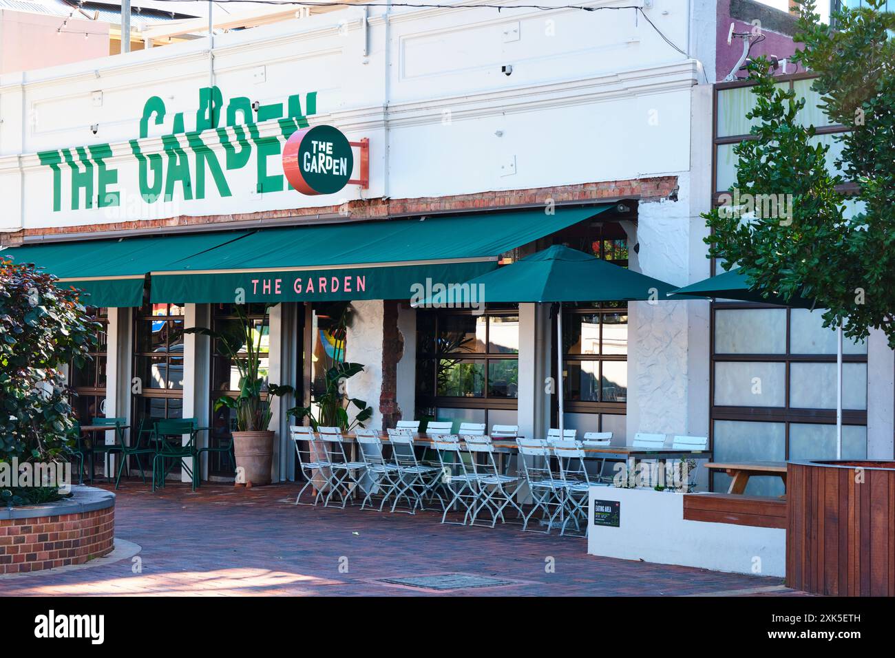 The Garden in Perth Inner Vorort von Leederville, eine Bar und Restaurant mit einem Außenbereich für Speisen im Freien, Western Australia. Stockfoto