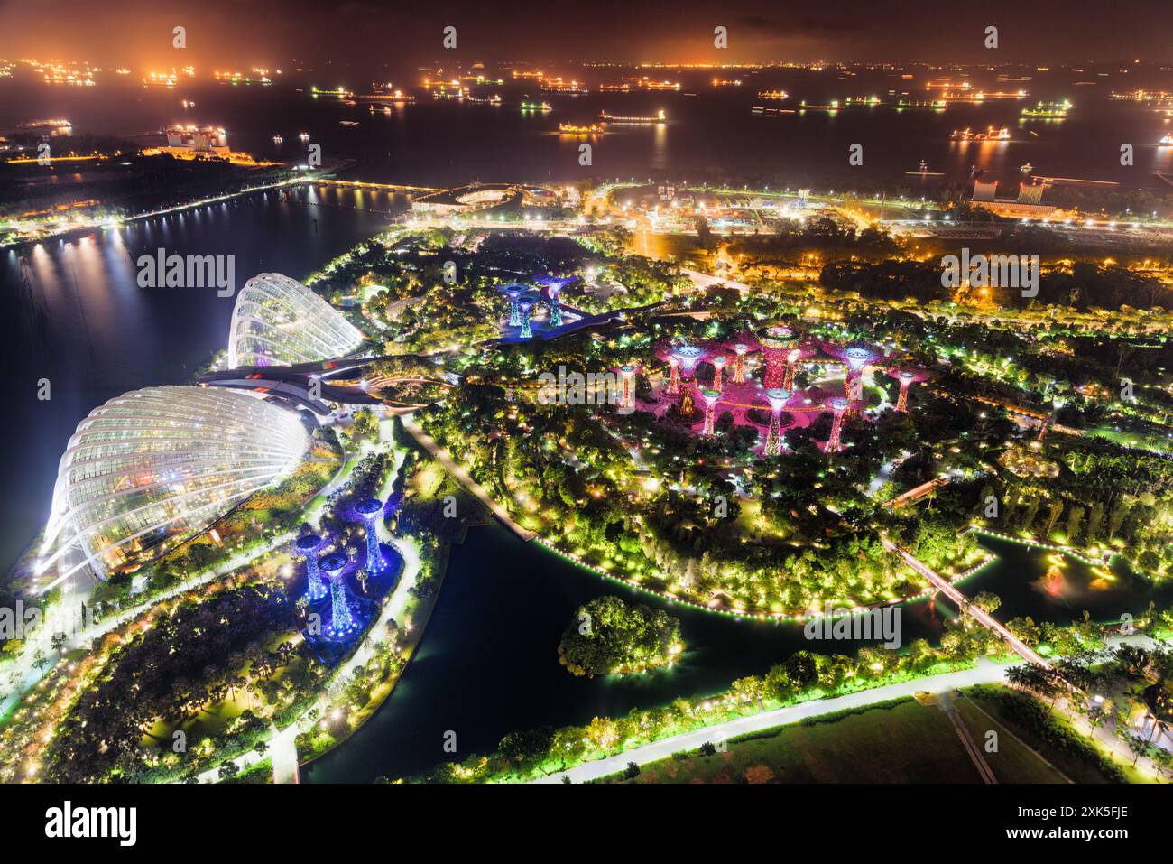 Blick von oben auf den fantastischen Garten an der Marina Bay, Singapur Stockfoto