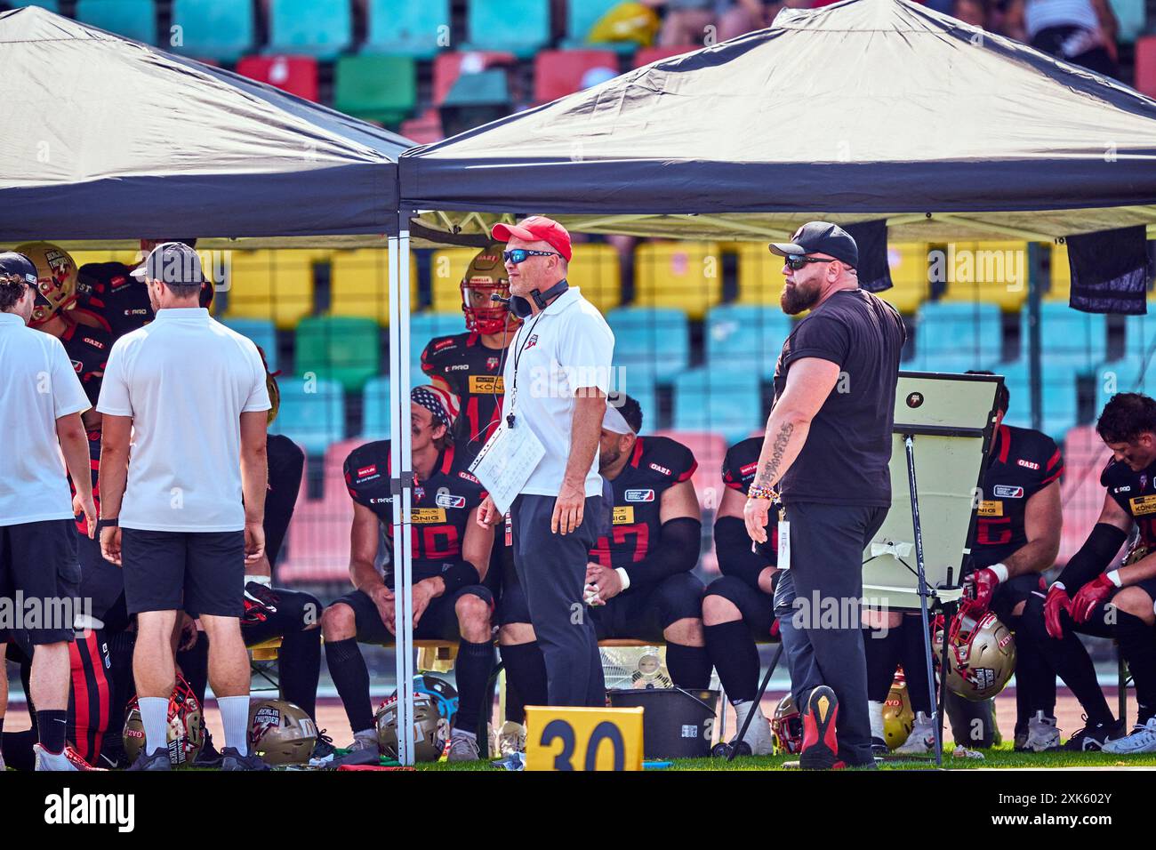 Johnny Schmuck (Berlin Thunder, Head Coach) ratlos, GER, Berlin Thunder vs. Vienna Vikings, American Football, Saison 2024, European League of Football, elf, Woche 9, 21.07.2024, Foto: Eibner-Pressefoto/ Claudius Rauch Stockfoto